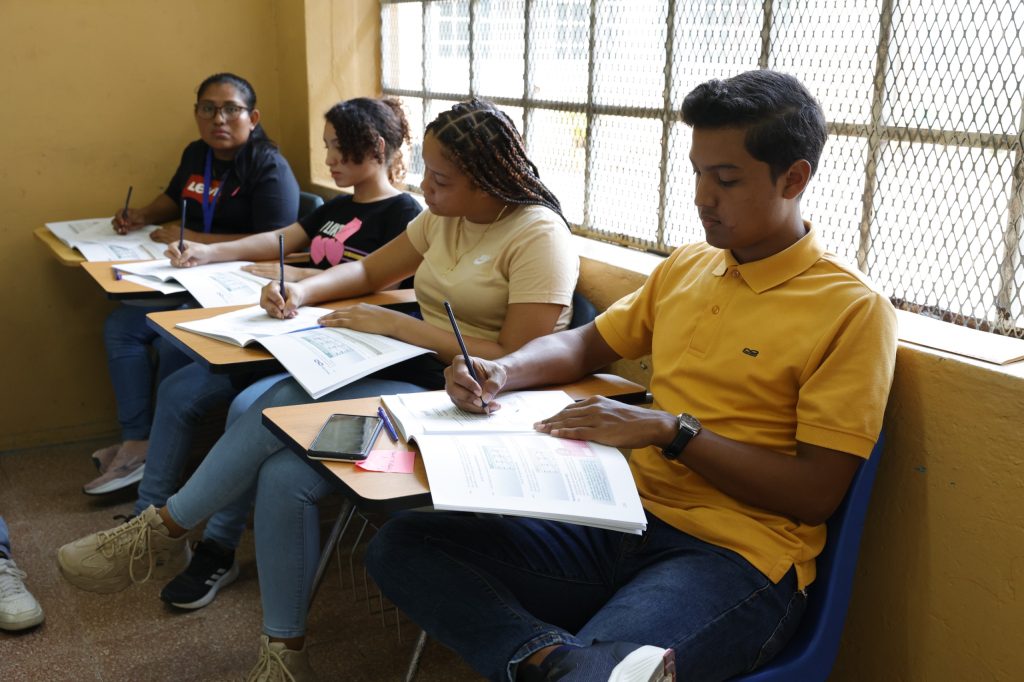 Miembros de mesa-reclutamiento-capacitación mimebros de mesa-Tribunal Electoral-elecciones Panamá-elecciones 2024-verificadocontigo.com